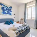 Apartament Spacious With Terrace 3 Bedroom, Metroa Battistini Rzym