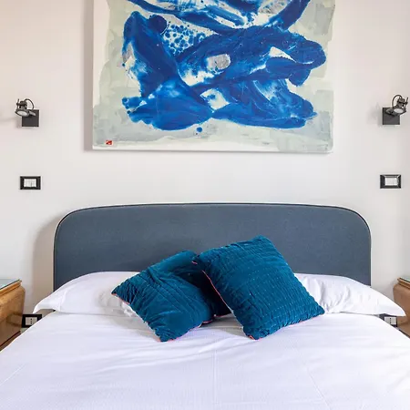 Daire Spacious With Terrace 3 Bedroom, Metroa Battistini Roma