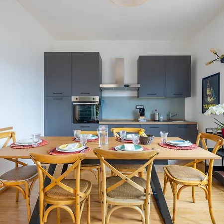Spacious With Terrace 3 Bedroom, Metroa Battistini