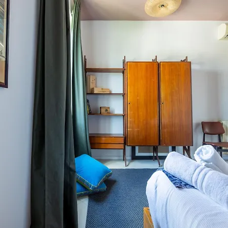 Spacious With Terrace 3 Bedroom, Metroa Battistini Daire *