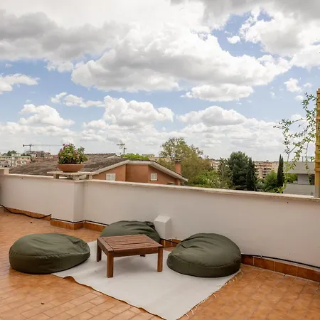 Spacious With Terrace 3 Bedroom, Metroa Battistini