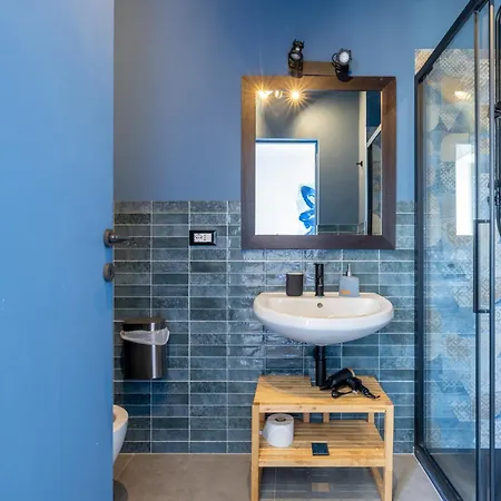 Spacious With Terrace 3 Bedroom, Metroa Battistini Daire
