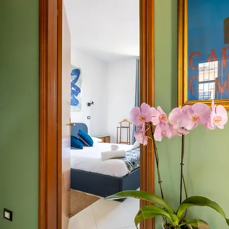 Spacious With Terrace 3 Bedroom, Metroa Battistini Apartment